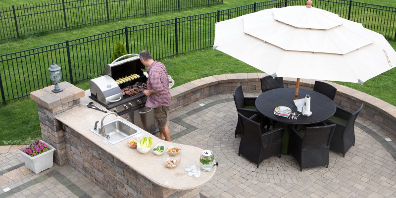 5 Benefits of Outdoor Kitchens