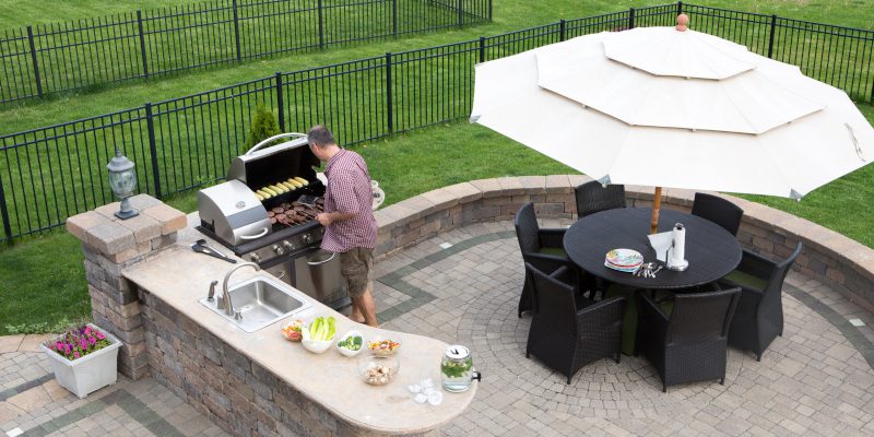 6 Must-Have Features for Luxury Outdoor Kitchens